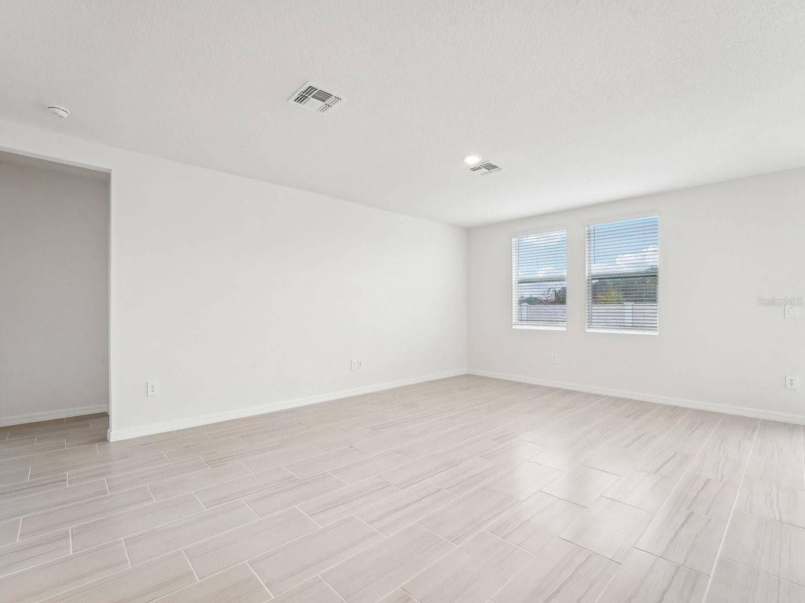 Photo is not of the actual home, but is an inspirational photo of builder’s model home and may depict options, furnishings, and/or decorator features that are not included - 2045 ROSEWOOD DR, BARTOW