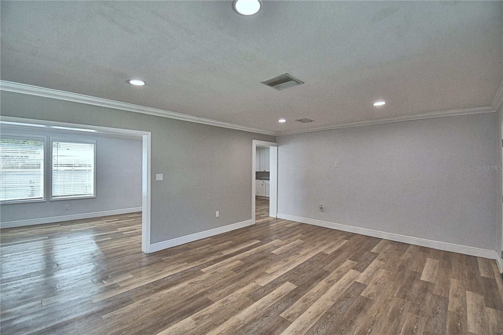 Single Family Residence at 201 LAKE DALE DR, AUBURNDALE, photo 5 of 39