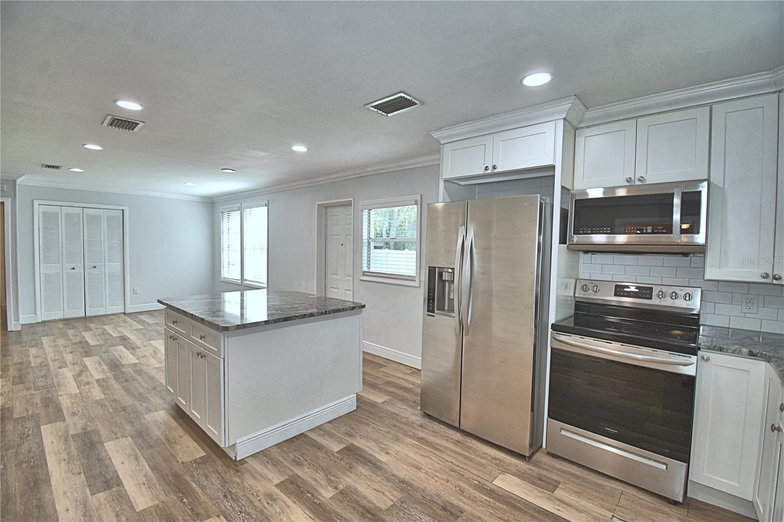 Kitchen - 201 LAKE DALE DR, AUBURNDALE