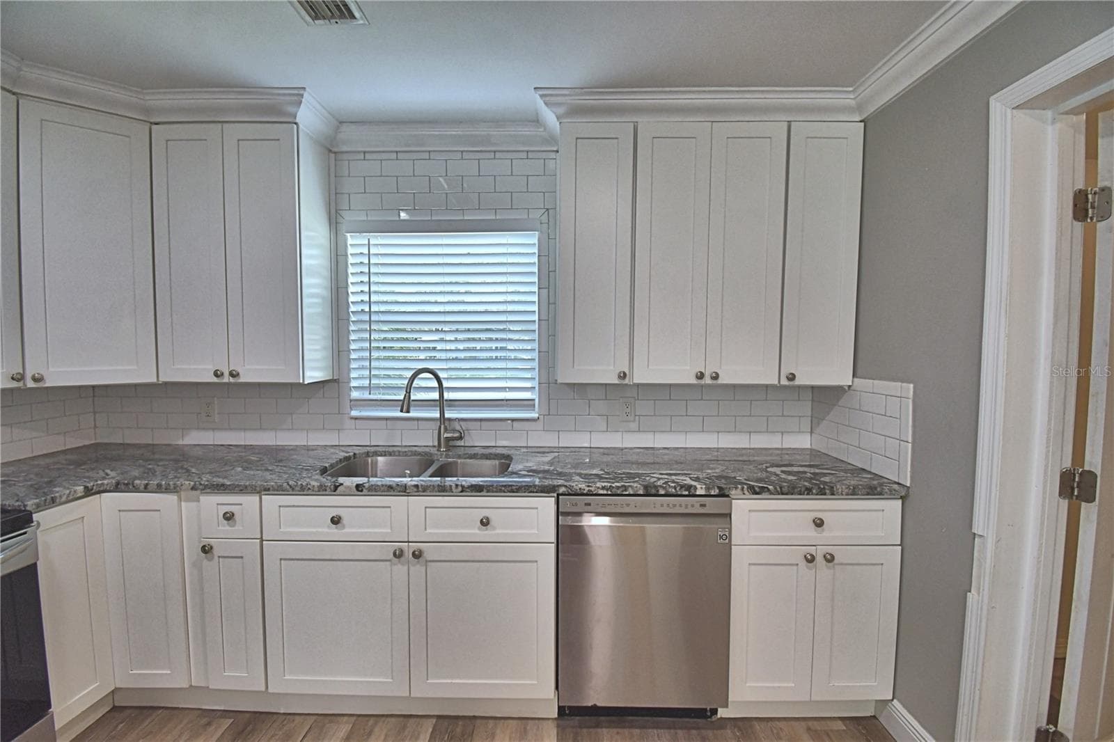 Kitchen - 201 LAKE DALE DR, AUBURNDALE
