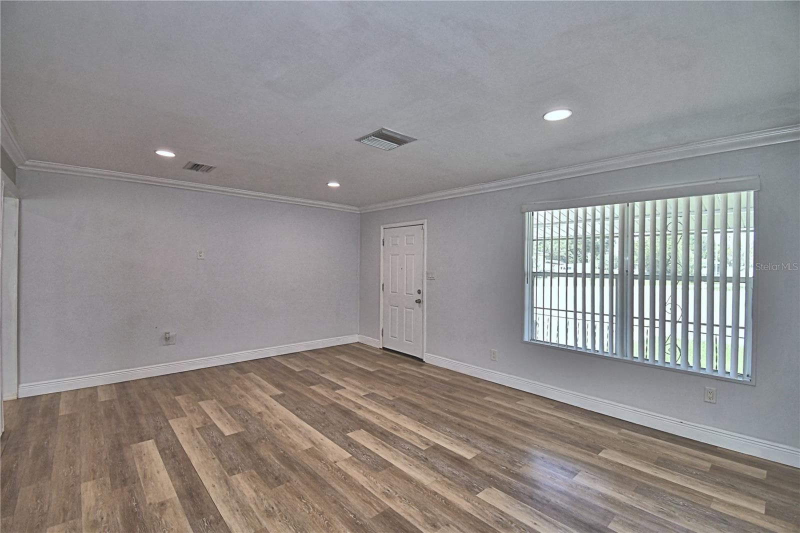 Living Room - 201 LAKE DALE DR, AUBURNDALE