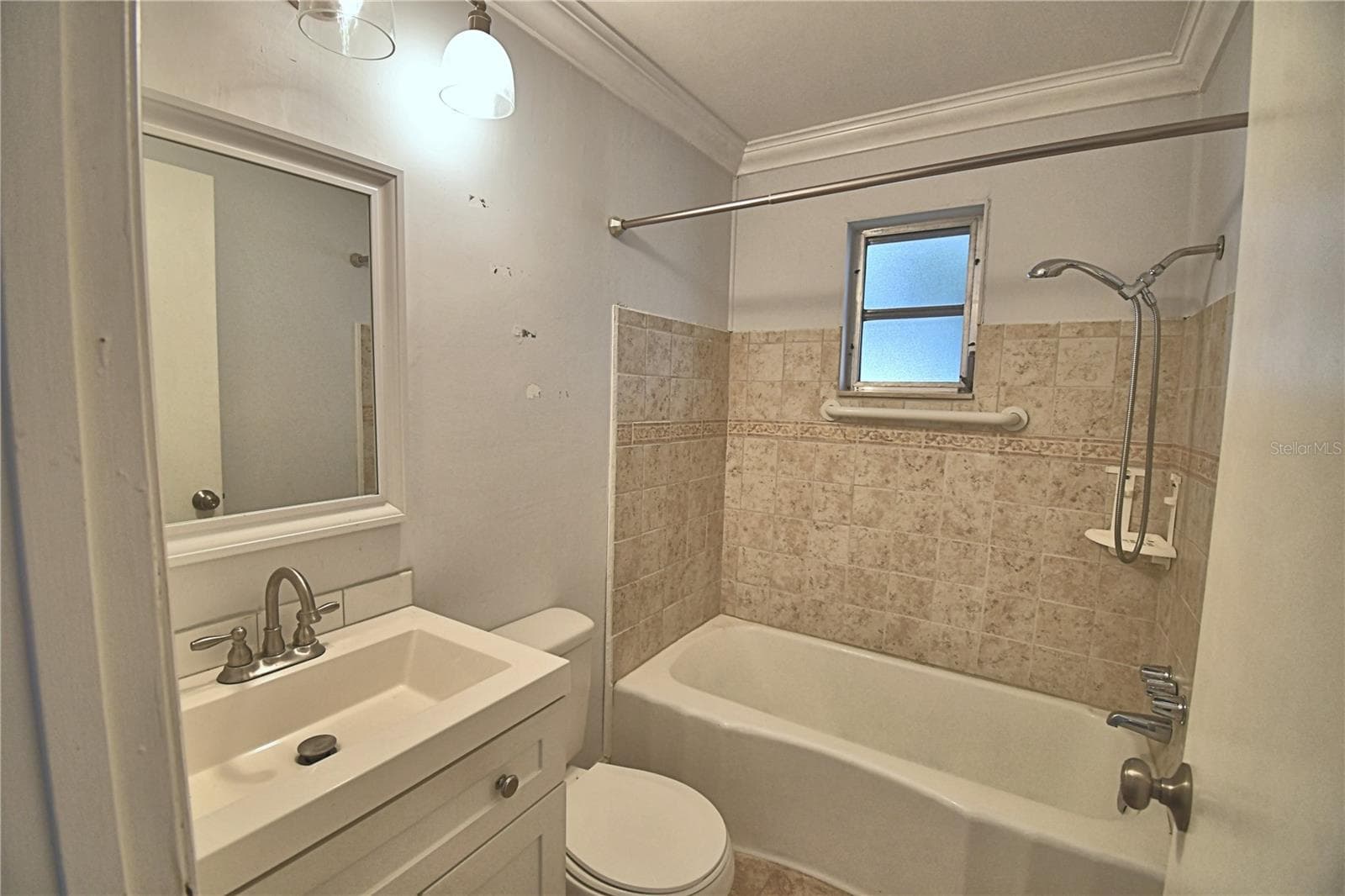 Bathroom 1 - 201 LAKE DALE DR, AUBURNDALE