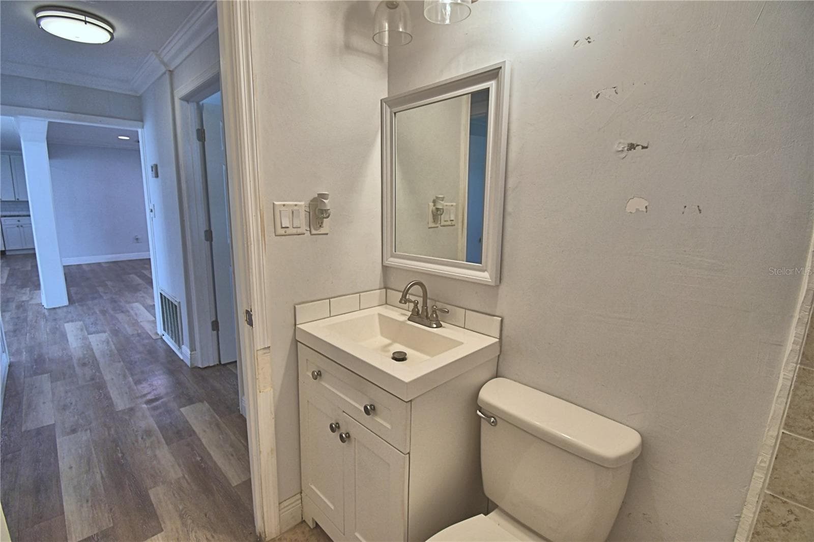 Bathroom 1 - 201 LAKE DALE DR, AUBURNDALE