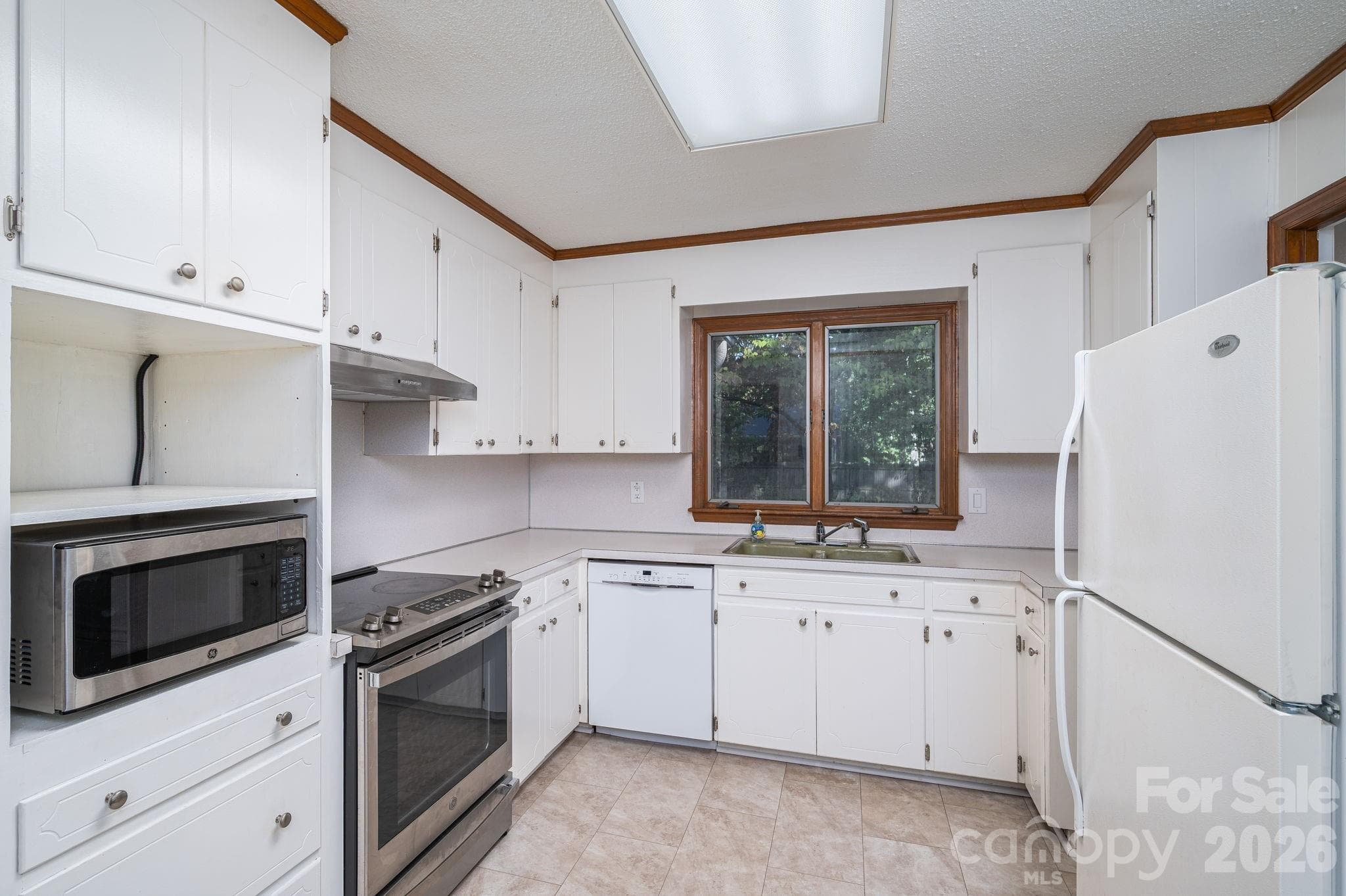 Single Family Residence at 602 Lee Street, Kings Mountain, photo 16 of 48