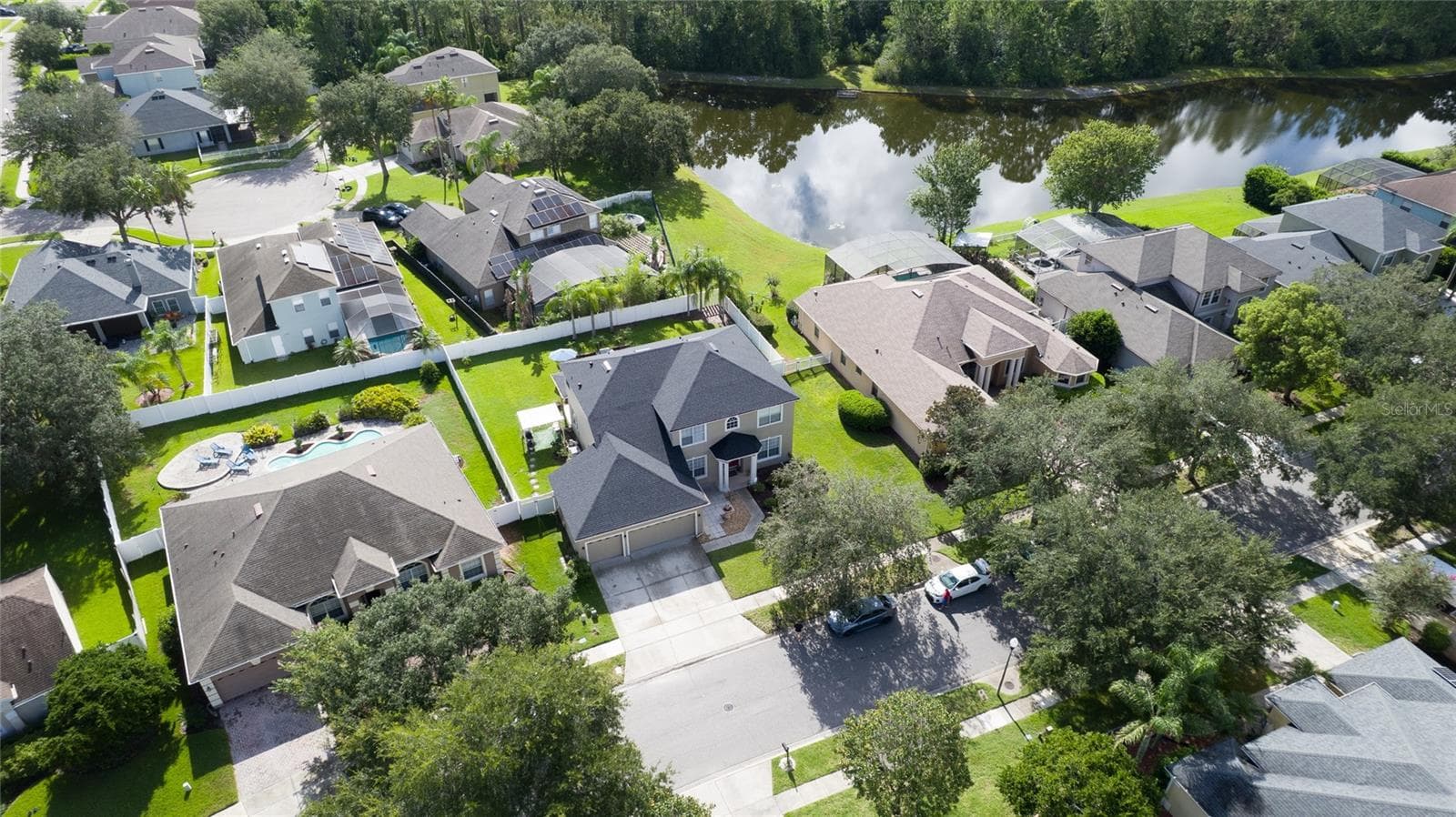 Single Family Residence at 2122 CASCADES COVE DR, ORLANDO, photo 4 of 51