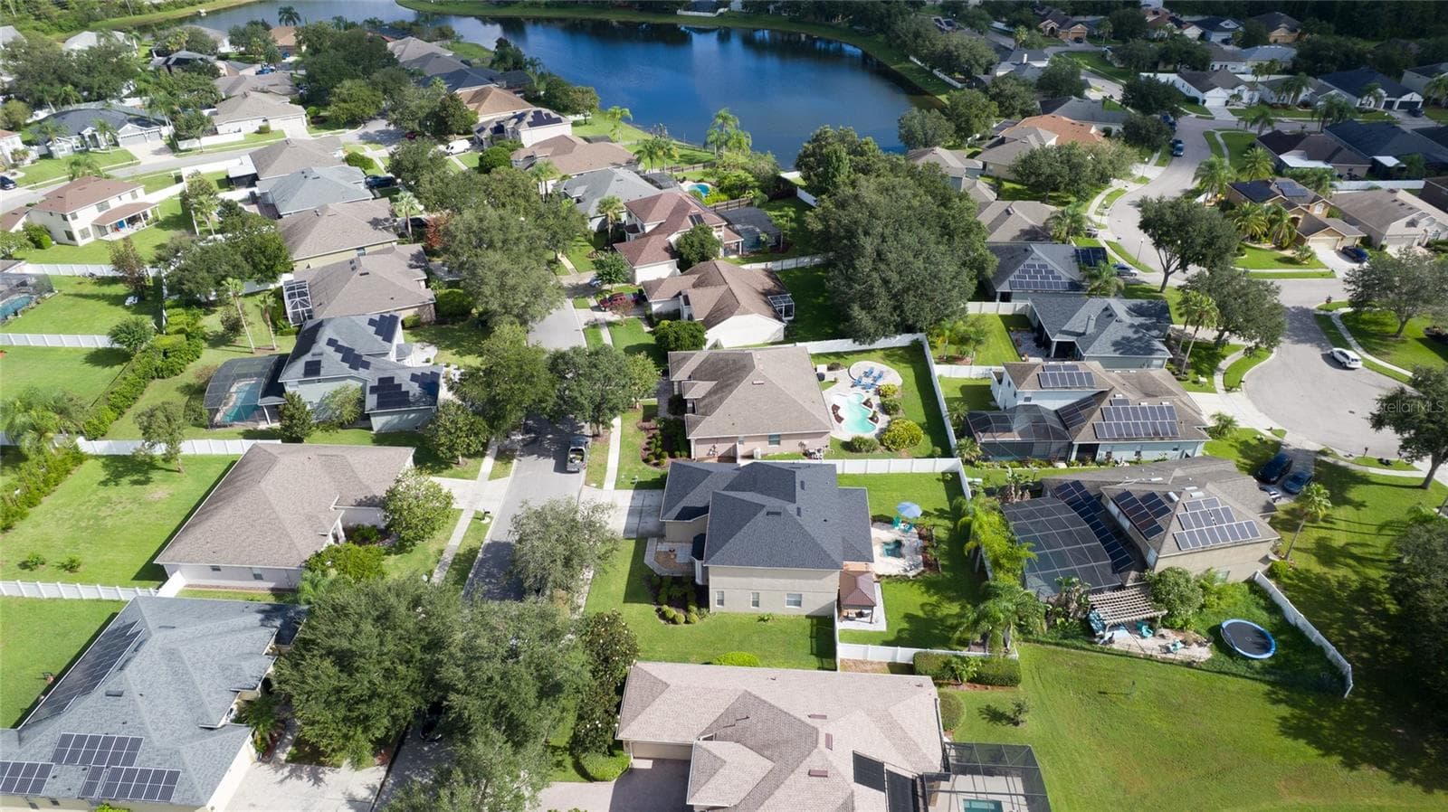 Single Family Residence at 2122 CASCADES COVE DR, ORLANDO, photo 6 of 51