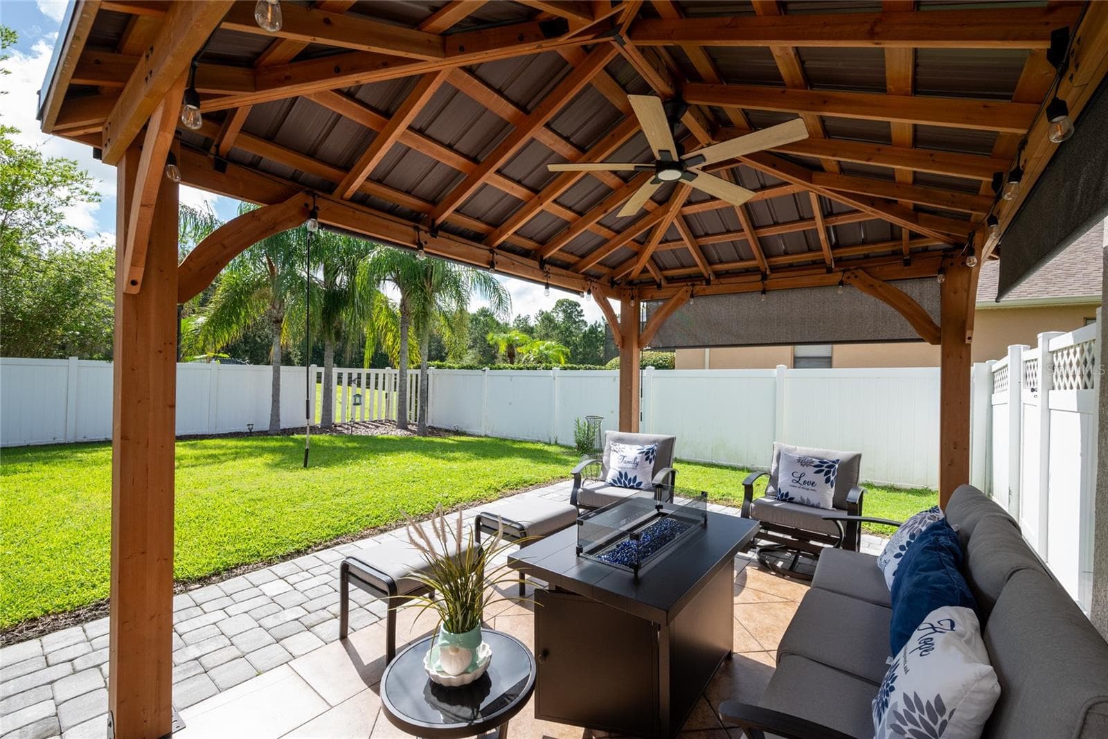 Single Family Residence at 2122 CASCADES COVE DR, ORLANDO, photo 12 of 51
