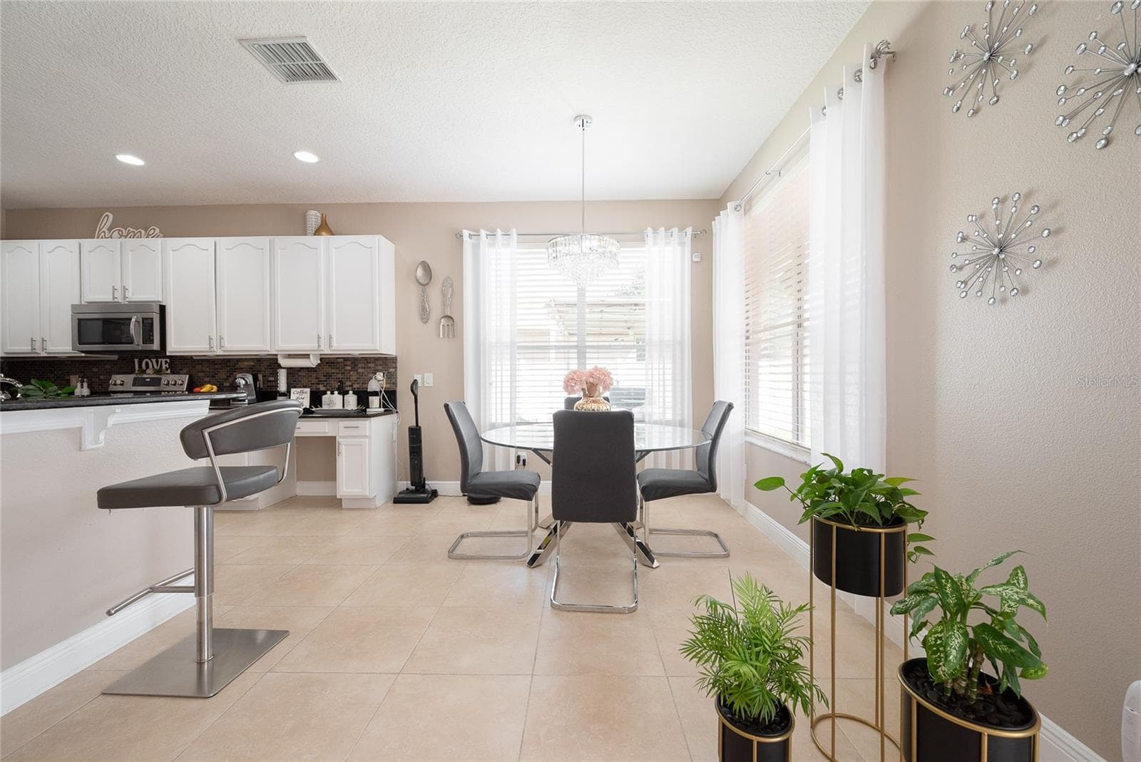 Single Family Residence at 2122 CASCADES COVE DR, ORLANDO, photo 17 of 51