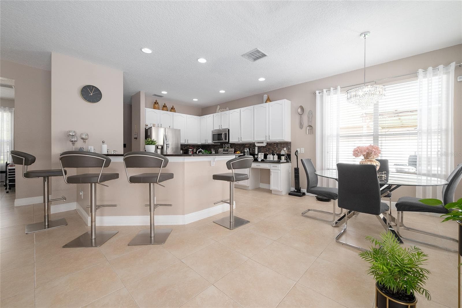 Single Family Residence at 2122 CASCADES COVE DR, ORLANDO, photo 18 of 51