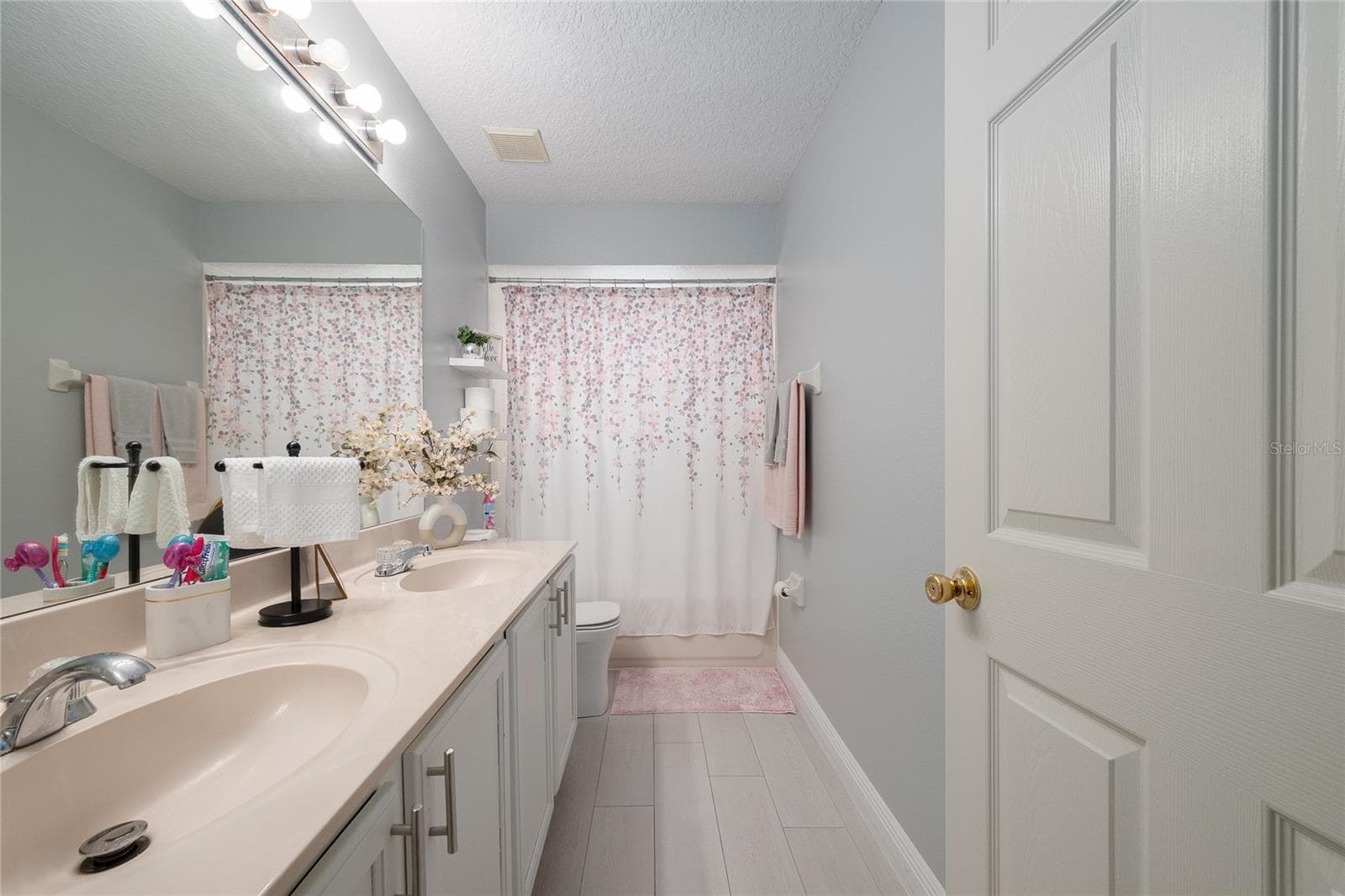 Mother-in-law Bath - 2122 CASCADES COVE DR, ORLANDO