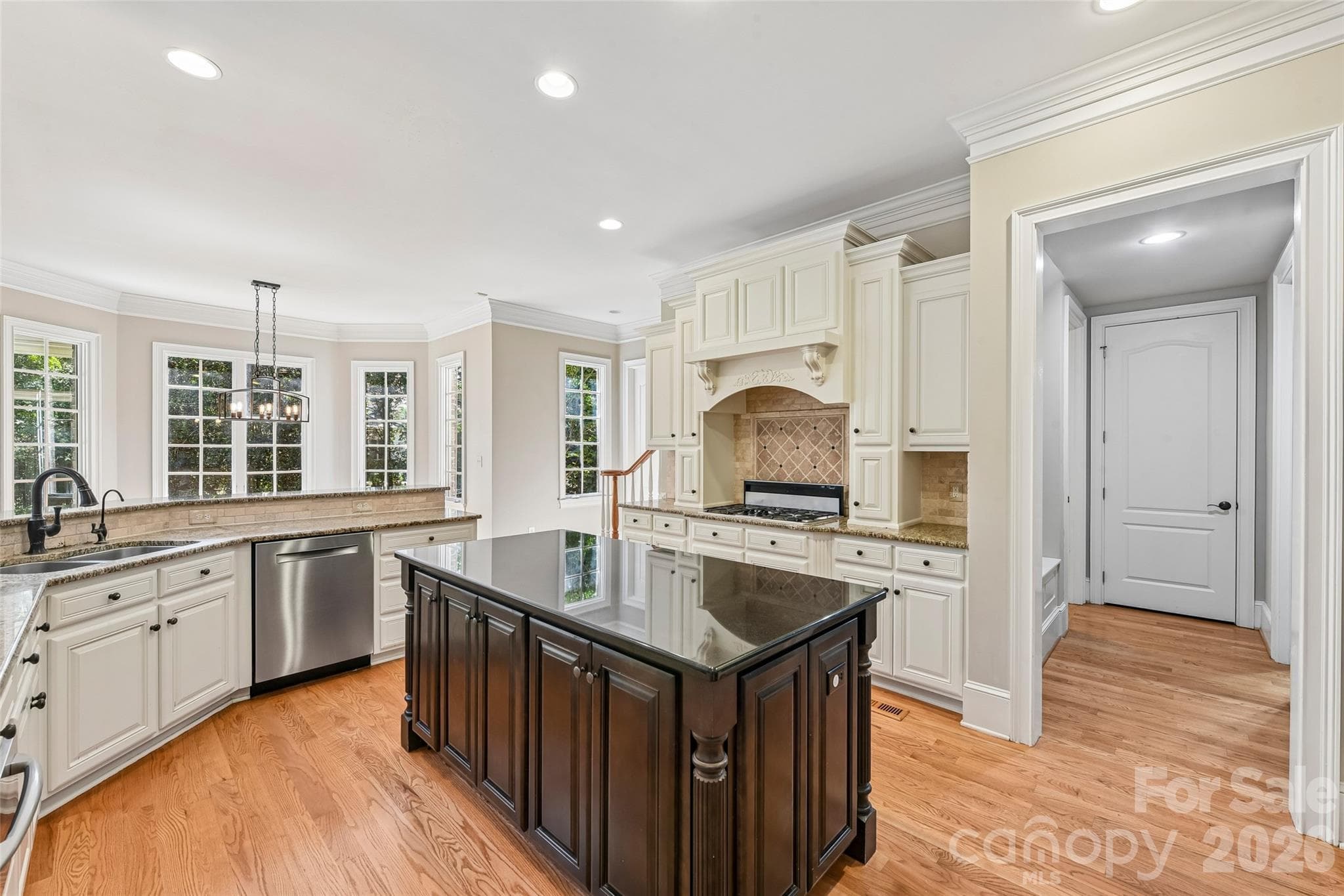 Single Family Residence at 181 Attleboro Place, Mooresville, photo 2 of 28