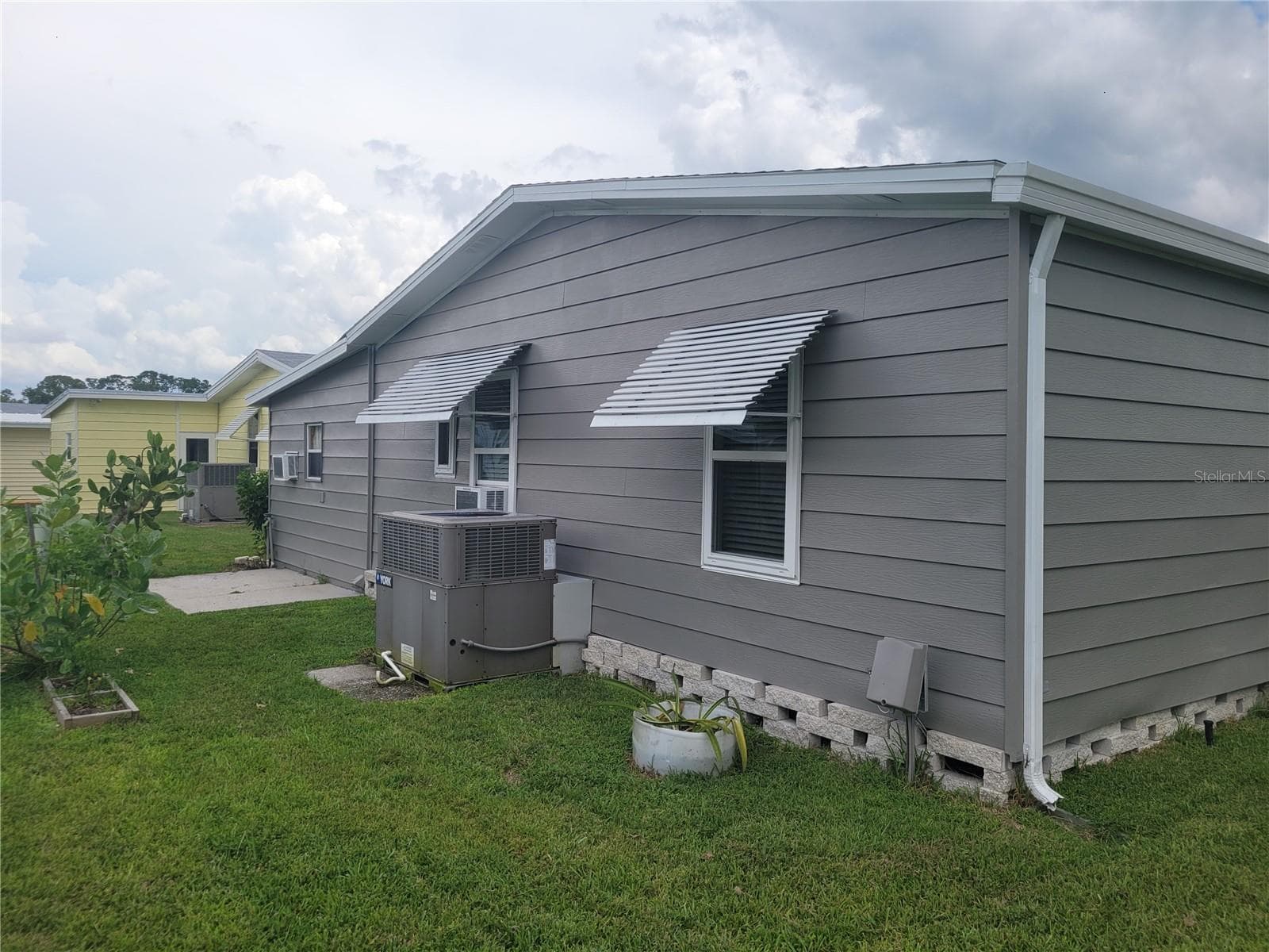 Manufactured Home at 345 VICTORIA DR, HAINES CITY, photo 3 of 85