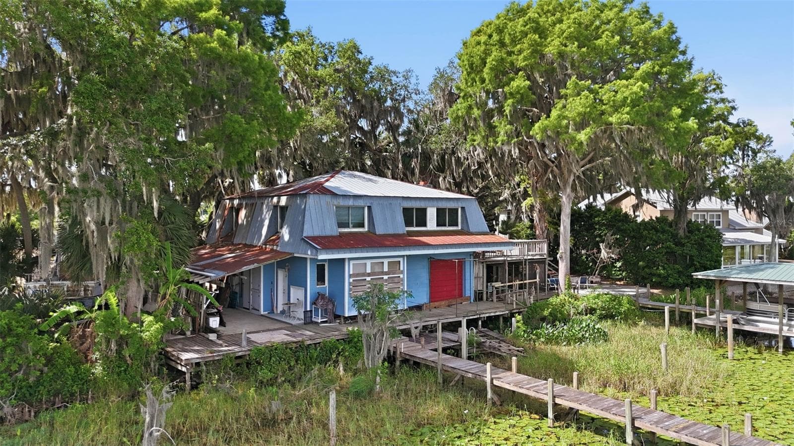 400 LAKESHORE DR