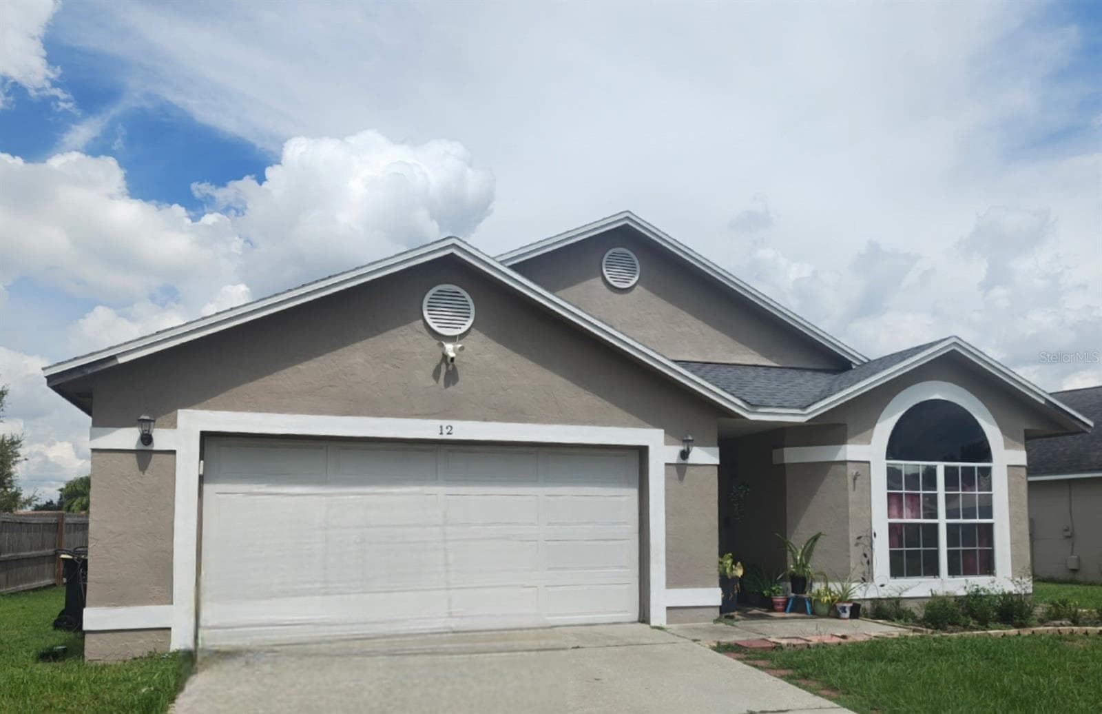12 SAINT KITTS CIR