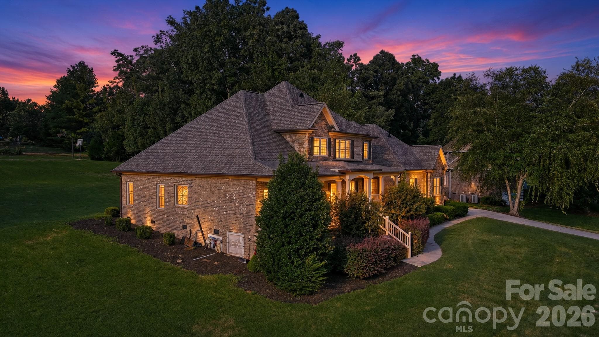 Single Family Residence at 1163 Willow Creek Drive, Newton, photo 6 of 45