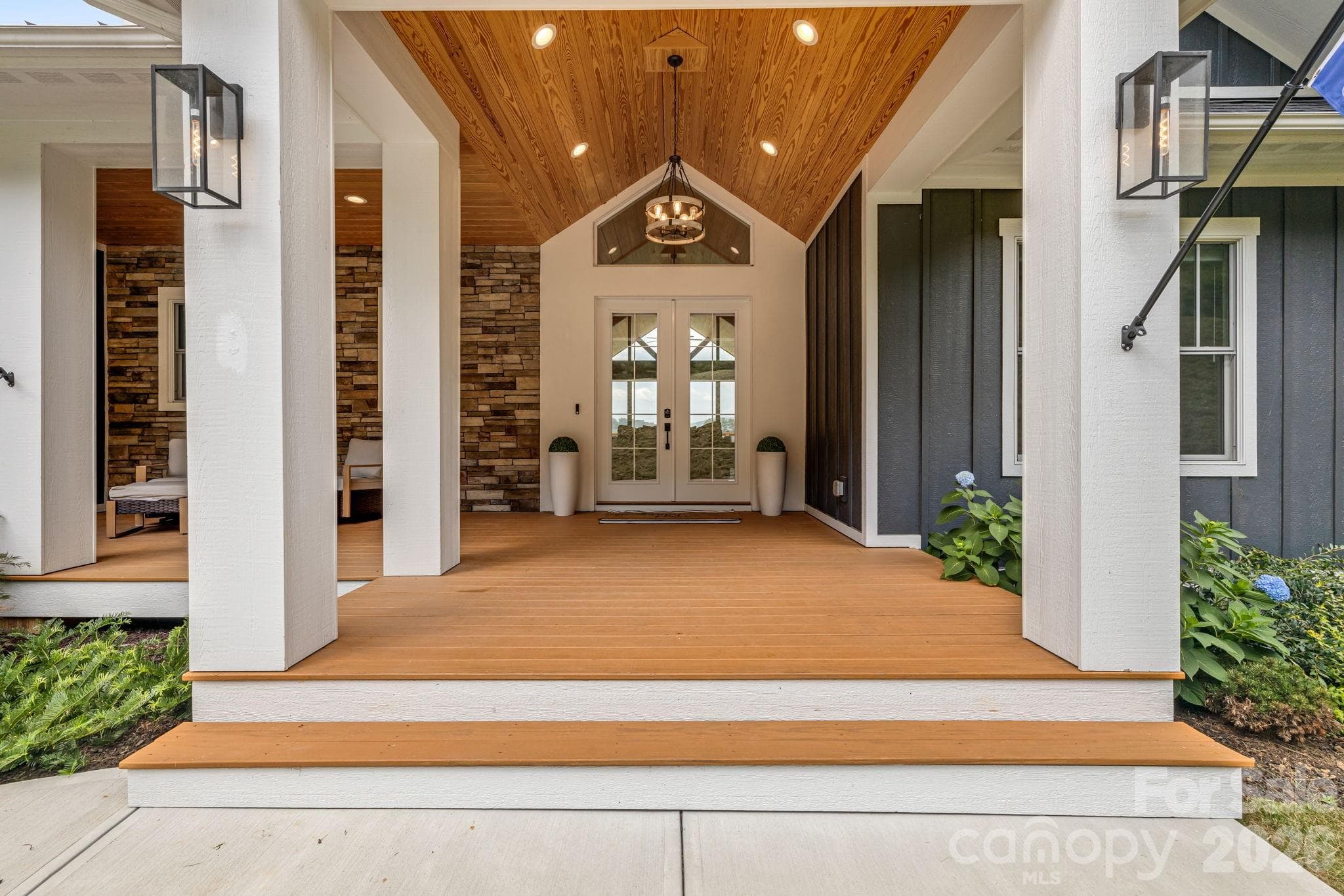 Single Family Residence at 297 Maple Knoll Drive, Hendersonville, photo 9 of 48
