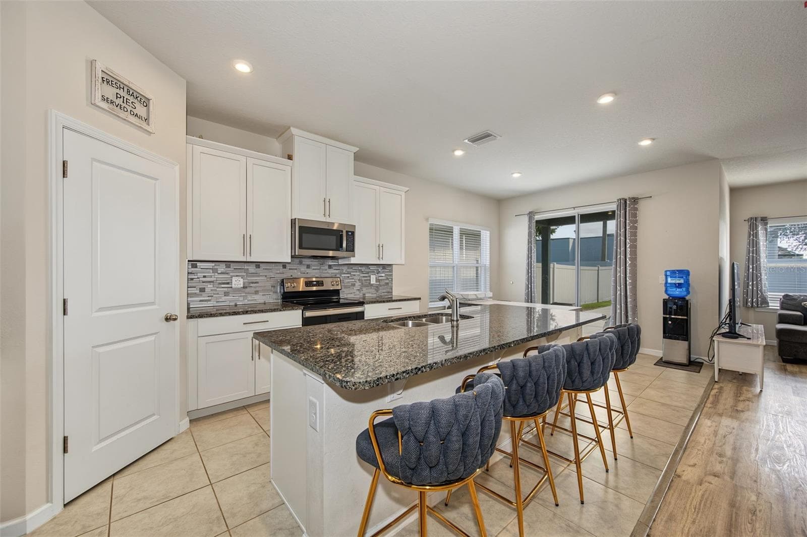 Single Family Residence at 8891 PRAIRIE CREEK DR, NEW PORT RICHEY, photo 12 of 38