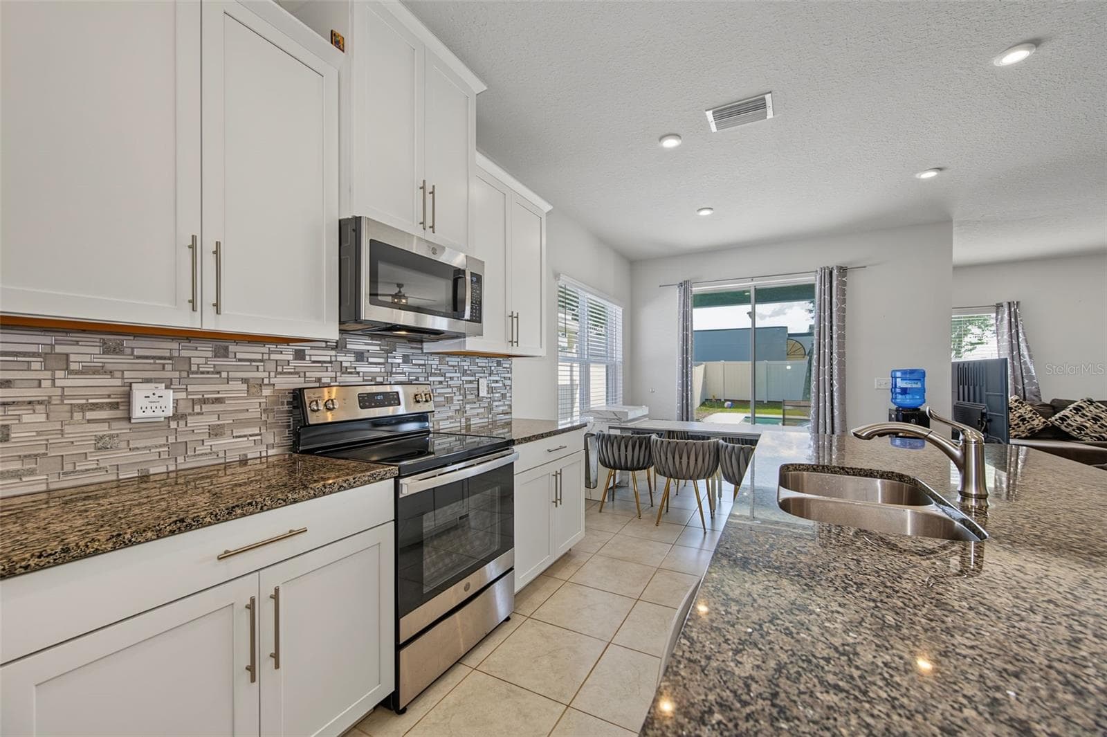 Single Family Residence at 8891 PRAIRIE CREEK DR, NEW PORT RICHEY, photo 14 of 38