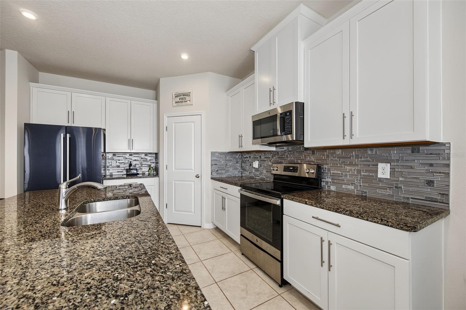 Single Family Residence at 8891 PRAIRIE CREEK DR, NEW PORT RICHEY, photo 15 of 38