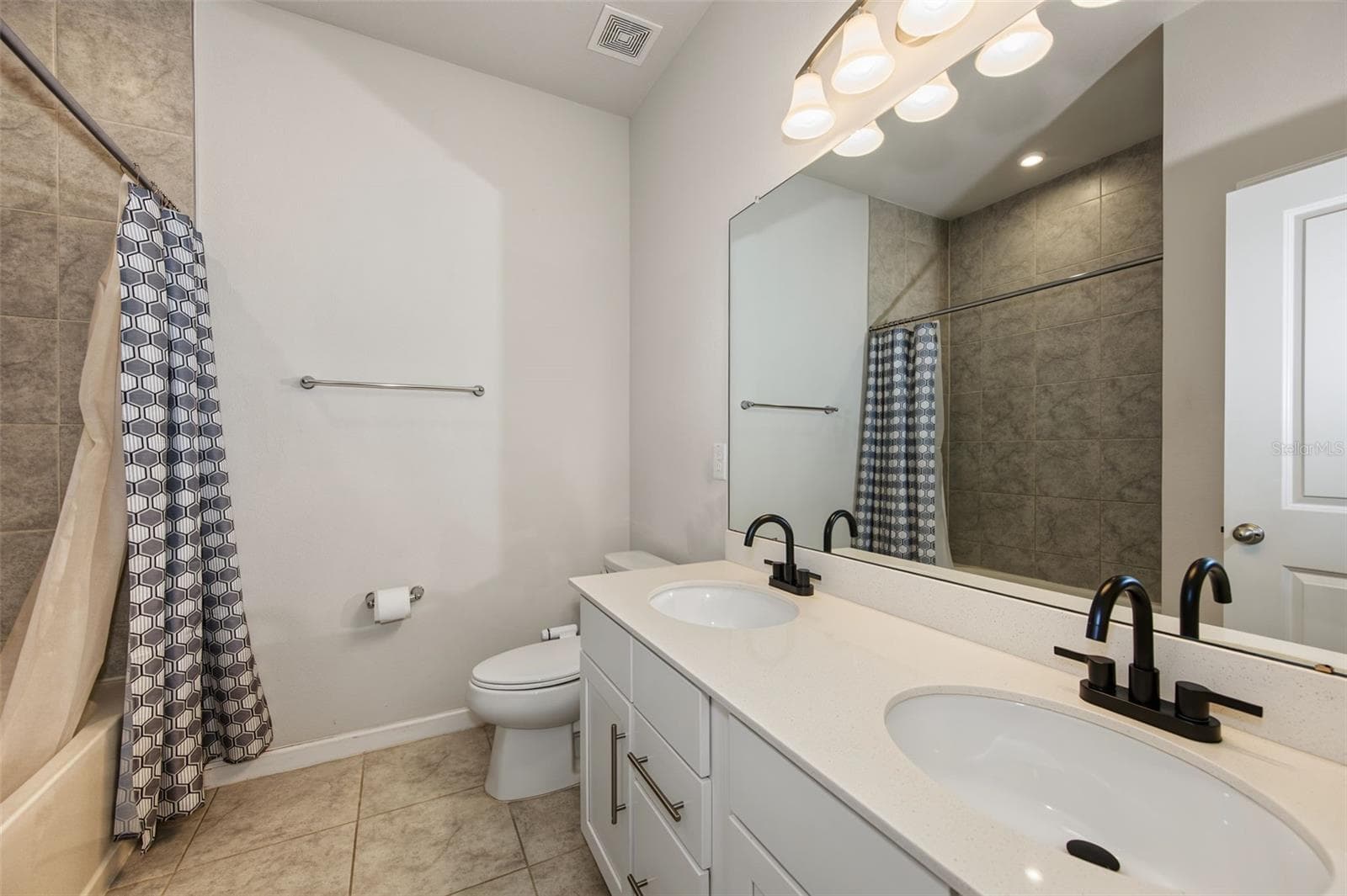 Single Family Residence at 8891 PRAIRIE CREEK DR, NEW PORT RICHEY, photo 21 of 38