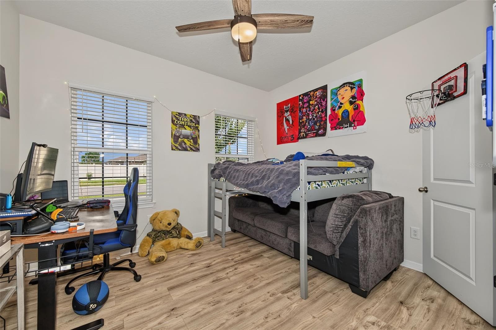 Single Family Residence at 8891 PRAIRIE CREEK DR, NEW PORT RICHEY, photo 22 of 38