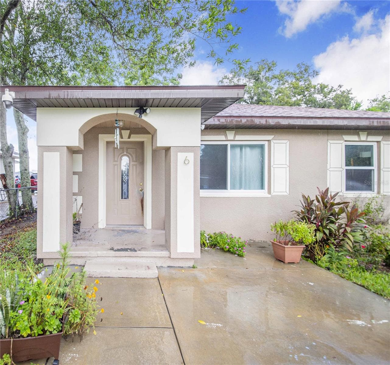 Front - 6 E MAGNOLIA ST, DAVENPORT
