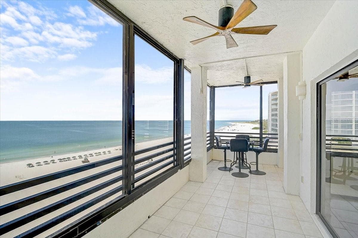 Condominium at 1100 BENJAMIN FRANKLIN DR #802, SARASOTA, photo 4 of 41