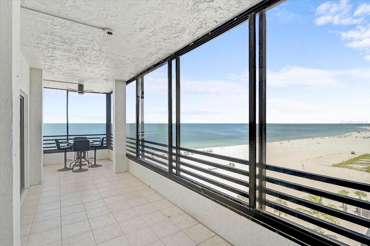 Condominium at 1100 BENJAMIN FRANKLIN DR #802, SARASOTA, photo 6 of 41