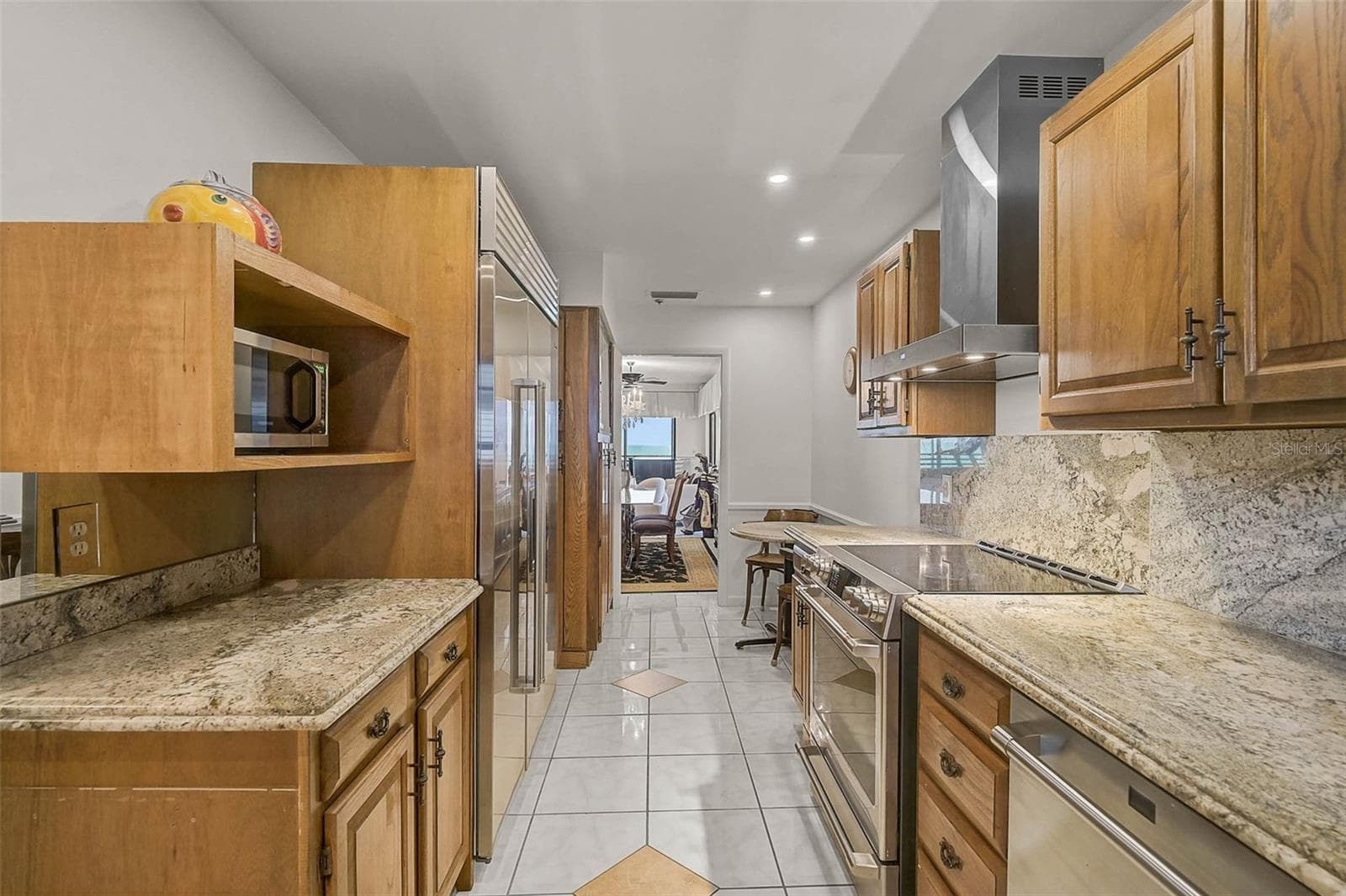 Condominium at 1100 BENJAMIN FRANKLIN DR #802, SARASOTA, photo 15 of 41