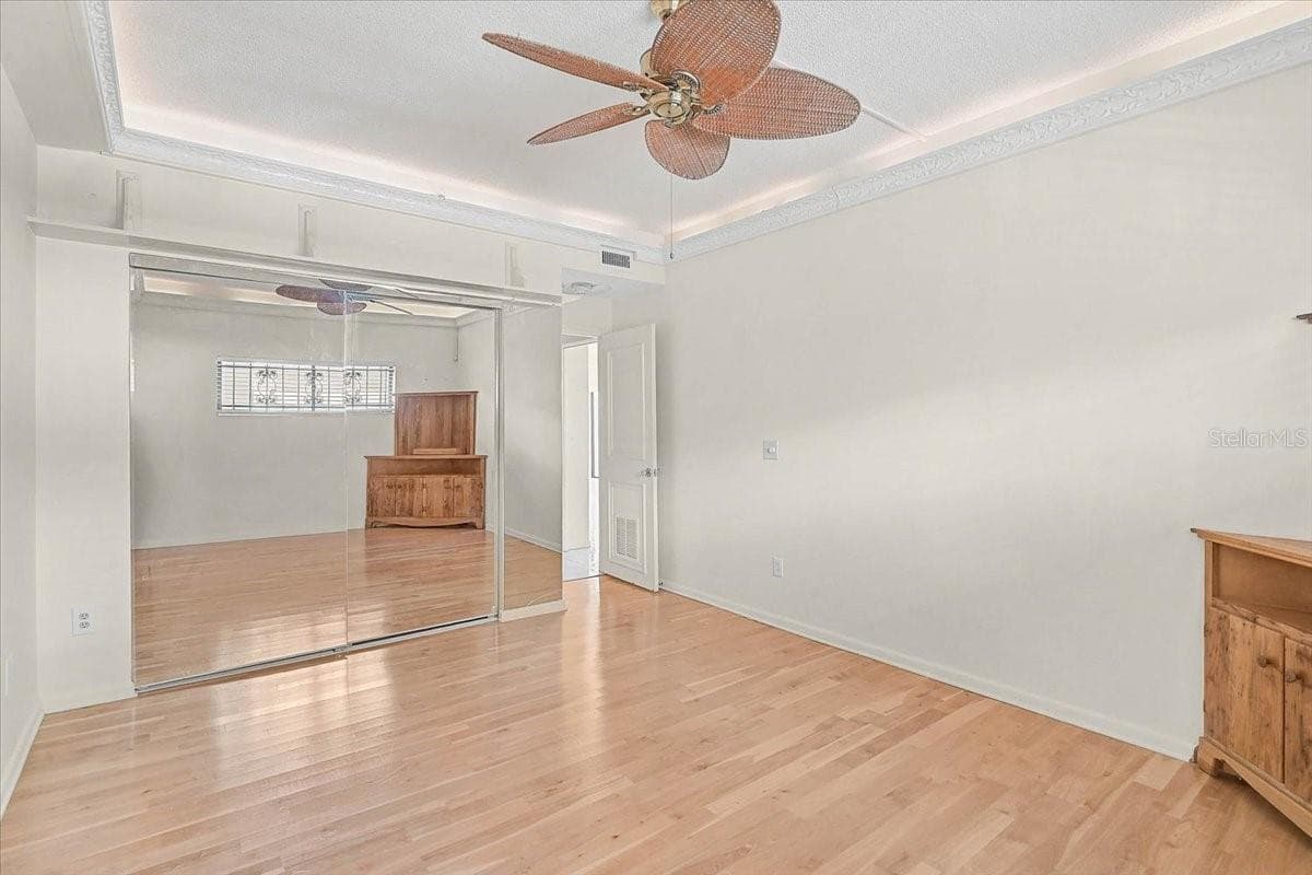 Condominium at 1100 BENJAMIN FRANKLIN DR #802, SARASOTA, photo 19 of 41