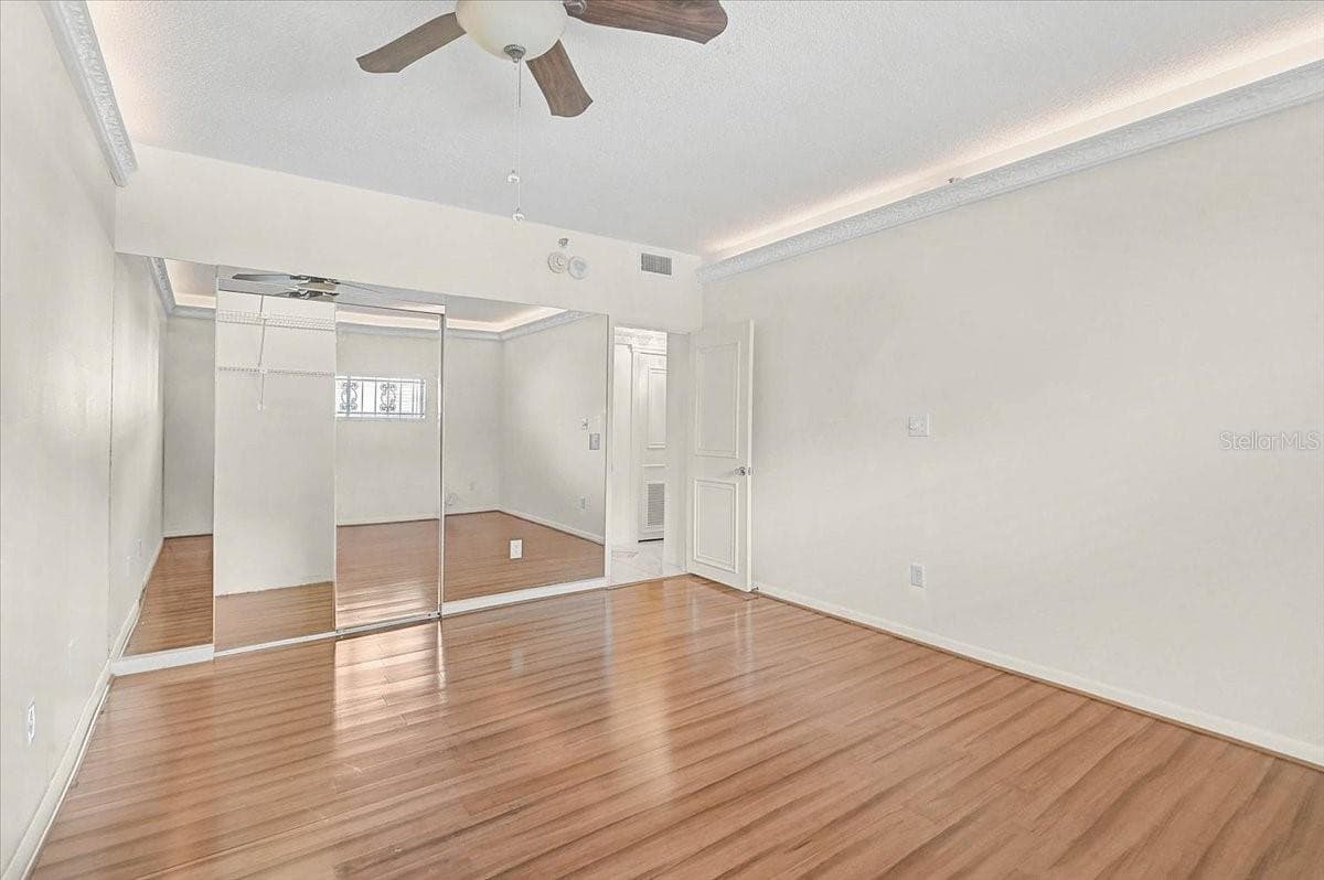 Condominium at 1100 BENJAMIN FRANKLIN DR #802, SARASOTA, photo 21 of 41