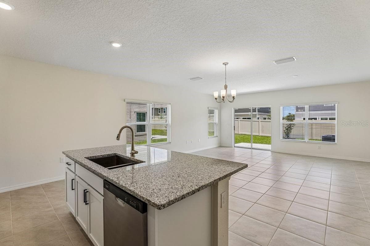 Townhouse at 647 MEADOWS EDGE PL, LAKE WALES, photo 5 of 18