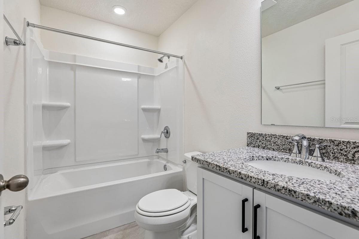 Townhouse at 647 MEADOWS EDGE PL, LAKE WALES, photo 14 of 18