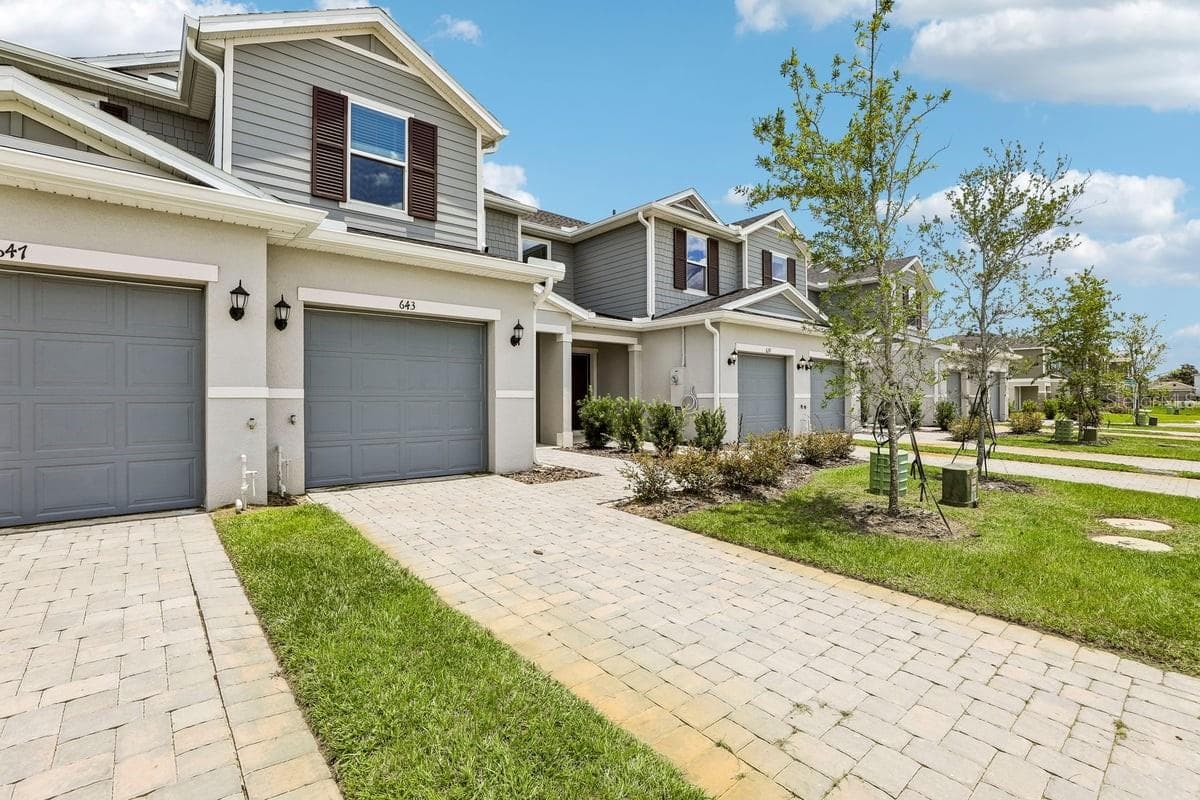 Townhouse at 643 MEADOWS EDGE PL, LAKE WALES, photo 2 of 17