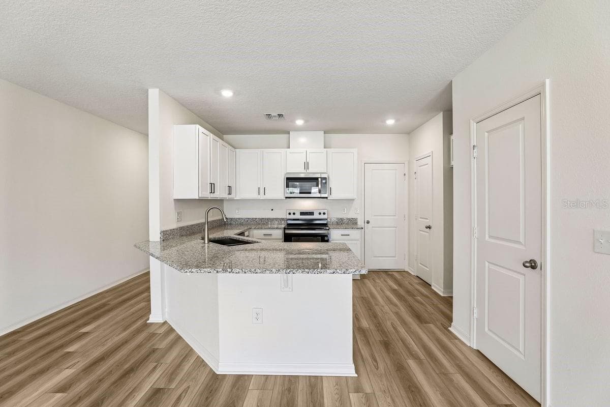 Townhouse at 643 MEADOWS EDGE PL, LAKE WALES, photo 4 of 17