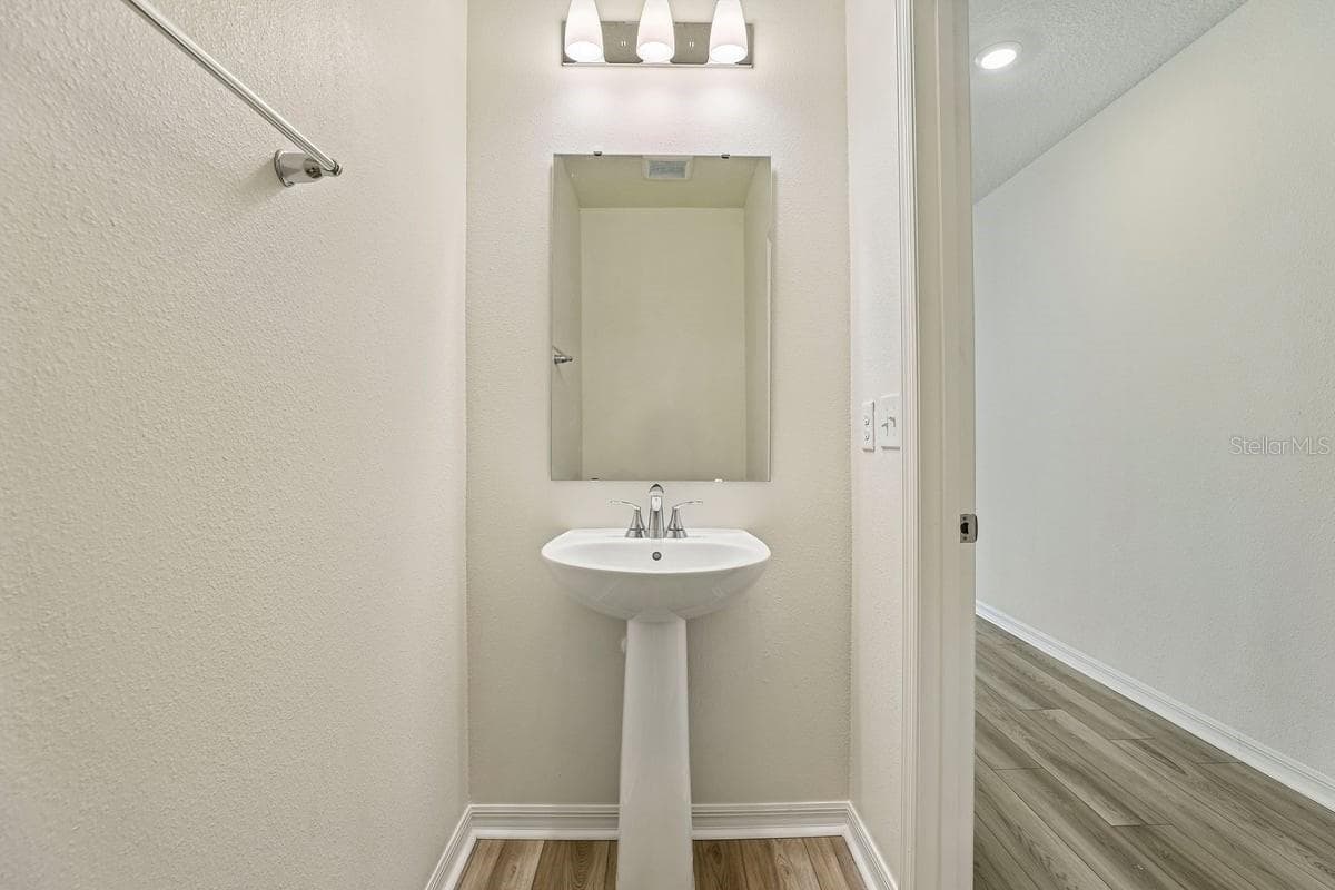 Townhouse at 643 MEADOWS EDGE PL, LAKE WALES, photo 9 of 17