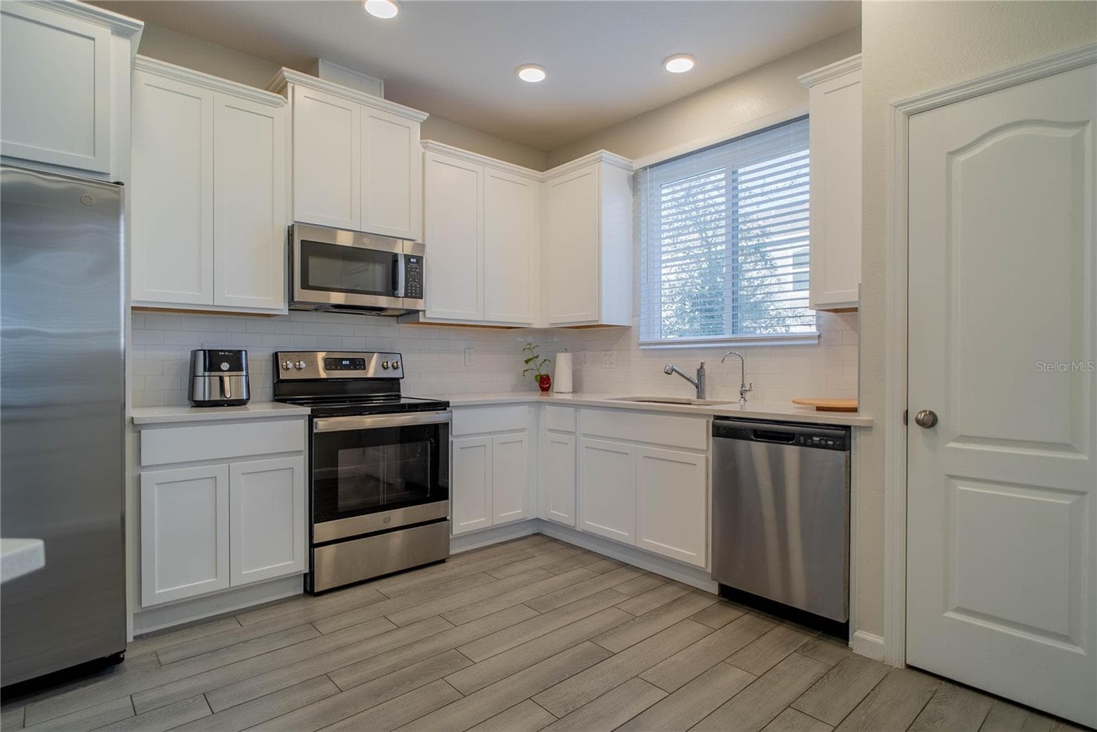 Townhouse at 14788 OUTFITTER ST, ORLANDO, photo 9 of 45