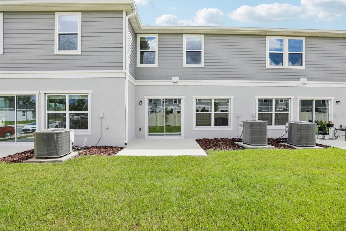 Townhouse at 631 MEADOWS EDGE PL, LAKE WALES, photo 15 of 17