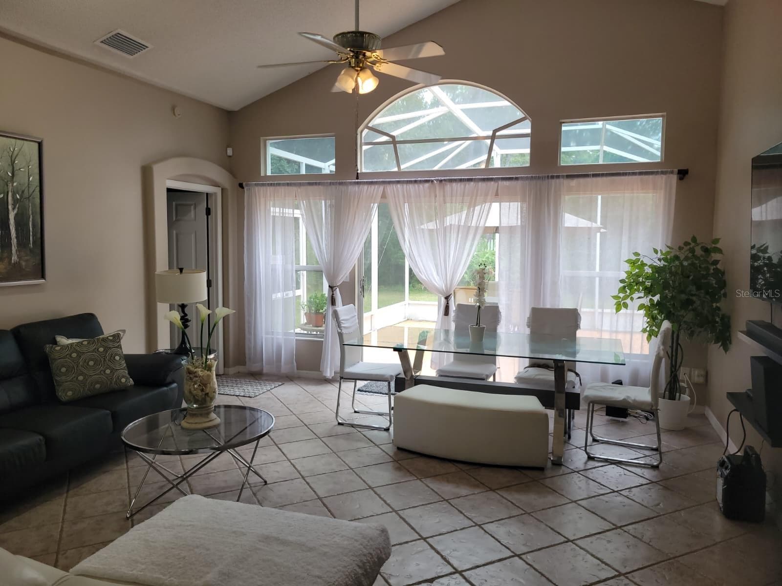 Single Family Residence at 13706 RIVERPATH GROVE DR, ORLANDO, photo 2 of 39