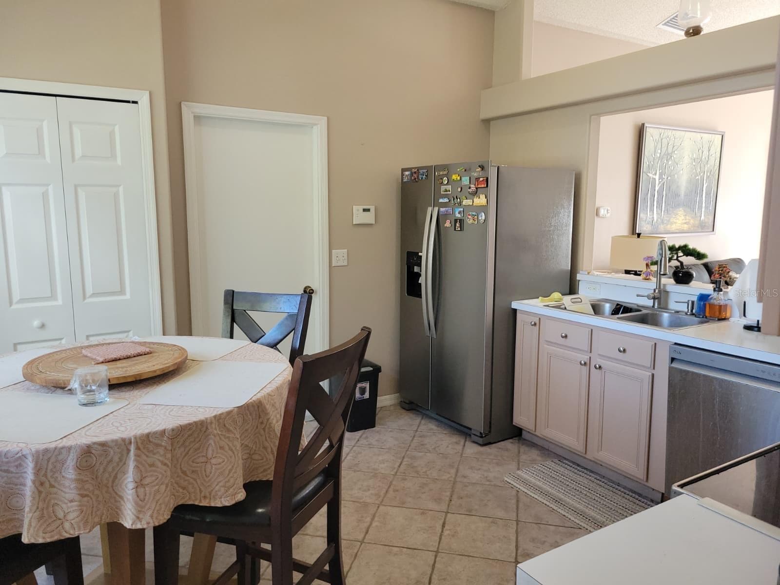 Single Family Residence at 13706 RIVERPATH GROVE DR, ORLANDO, photo 7 of 39