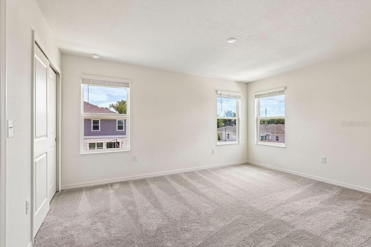 Townhouse at 627 MEADOWS EDGE PL, LAKE WALES, photo 9 of 17