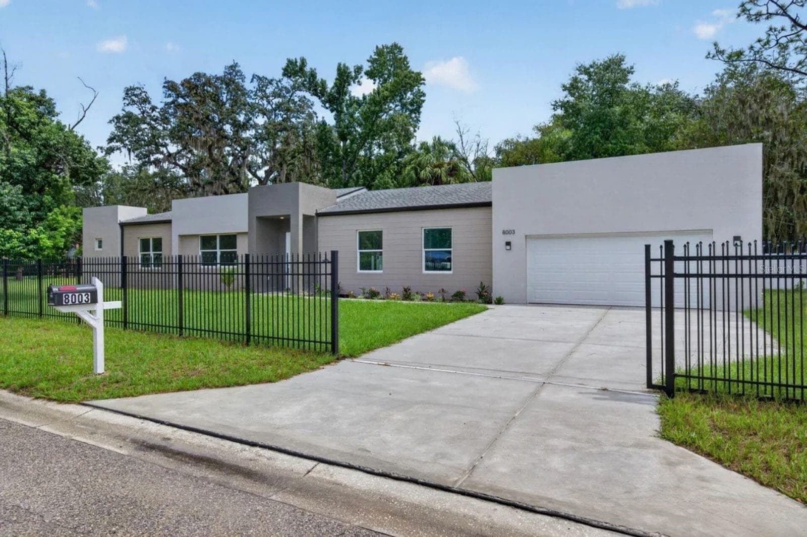 Single Family Residence at 8003 CHANEY LN, TAMPA, photo 5 of 54