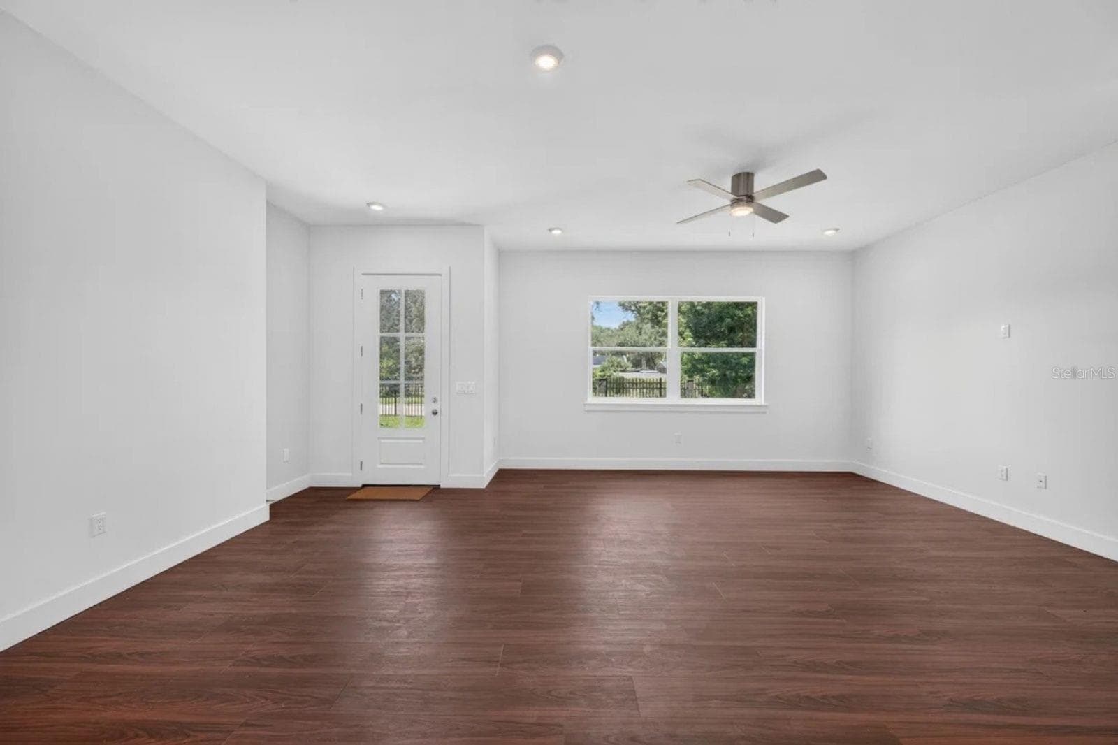 Single Family Residence at 8003 CHANEY LN, TAMPA, photo 6 of 54
