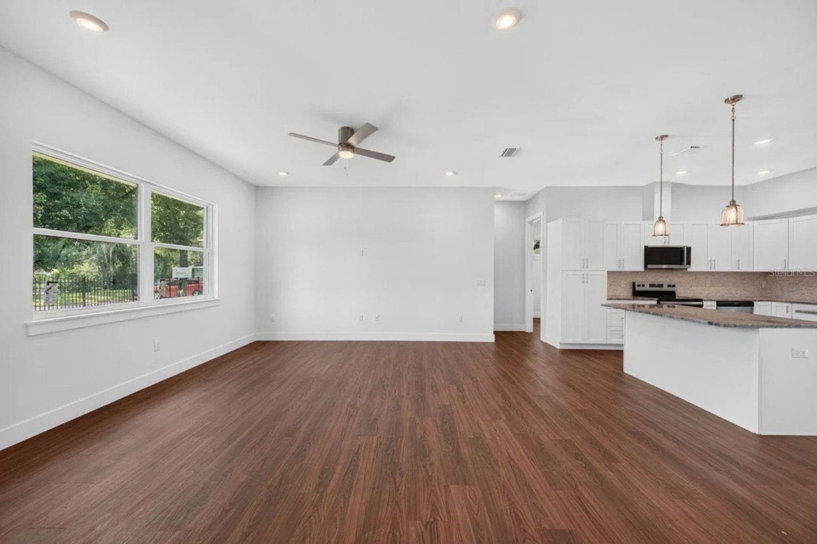 Single Family Residence at 8003 CHANEY LN, TAMPA, photo 7 of 54