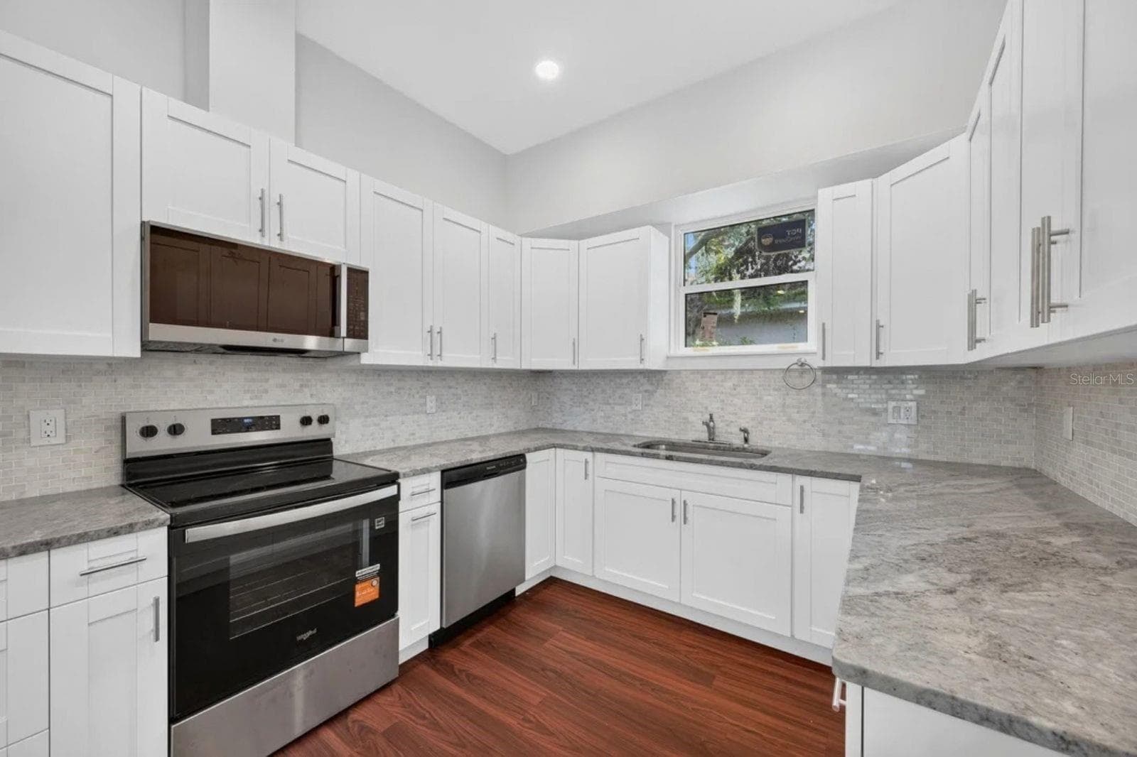 Single Family Residence at 8003 CHANEY LN, TAMPA, photo 14 of 54