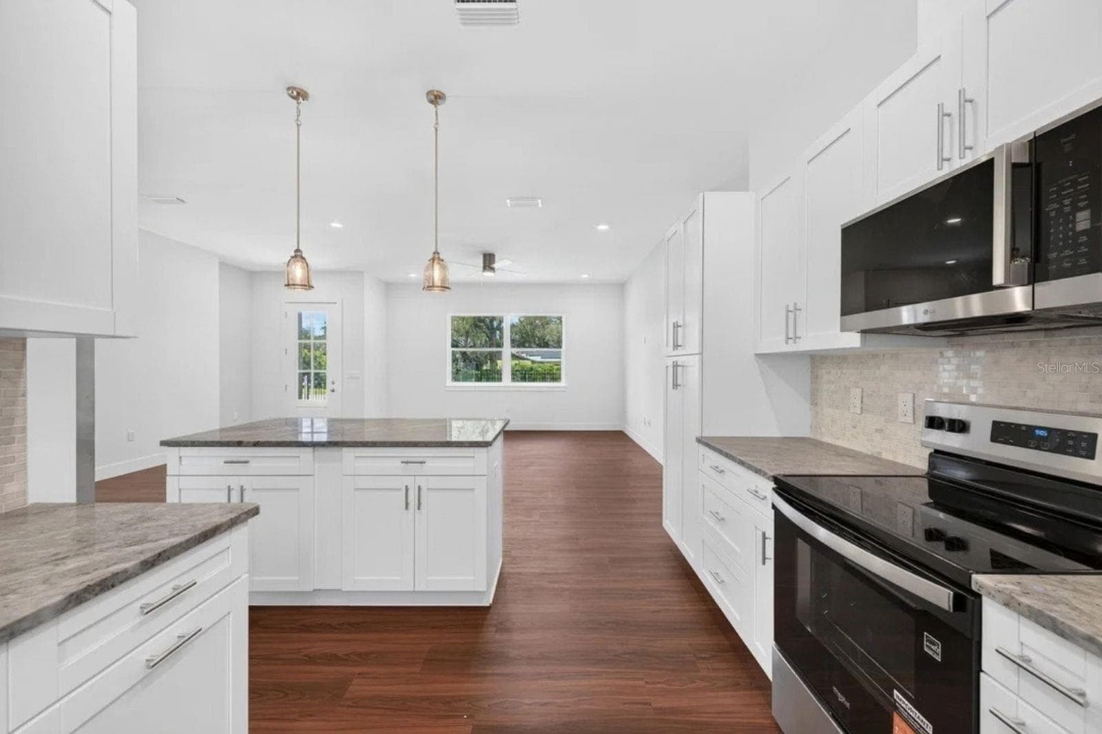 Single Family Residence at 8003 CHANEY LN, TAMPA, photo 15 of 54
