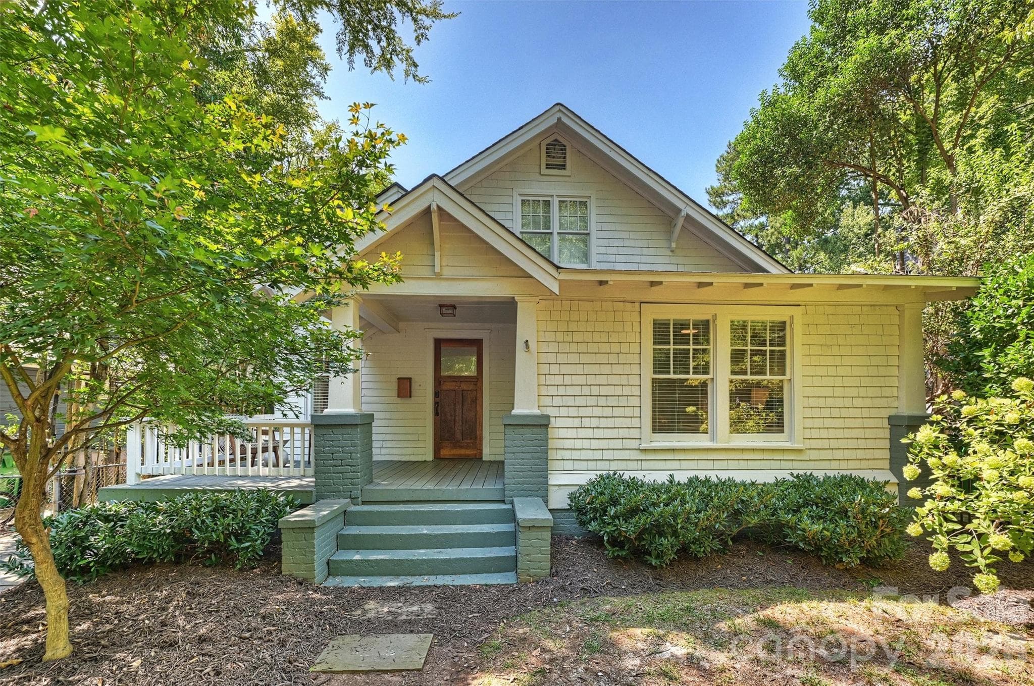 616 E Tremont Avenue