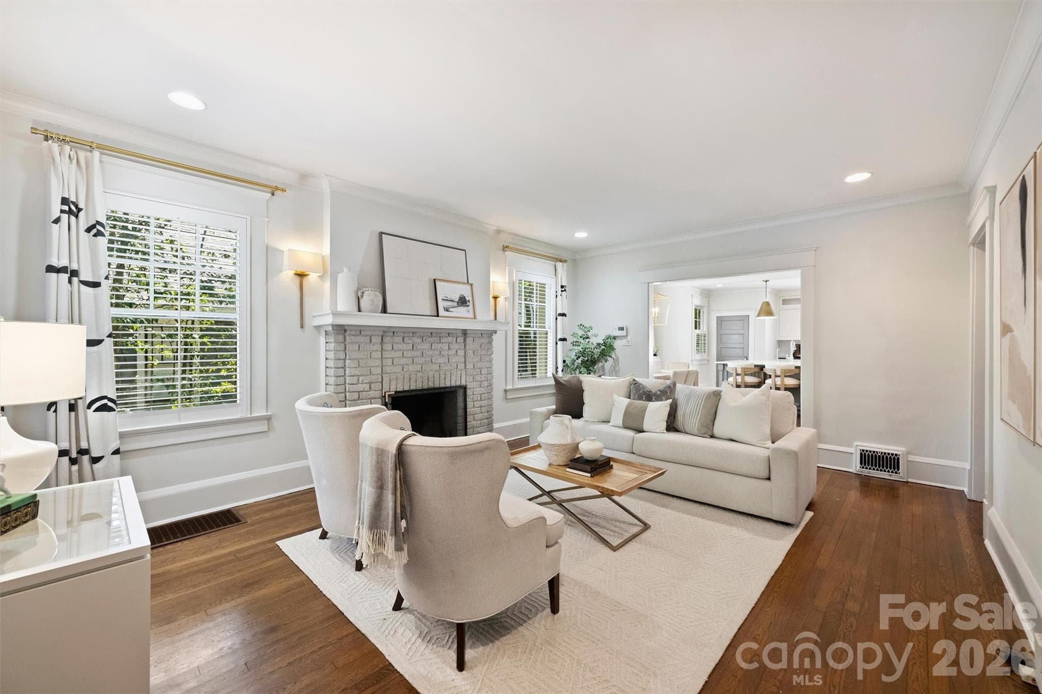 Single Family Residence at 616 E Tremont Avenue, Charlotte, photo 6 of 46