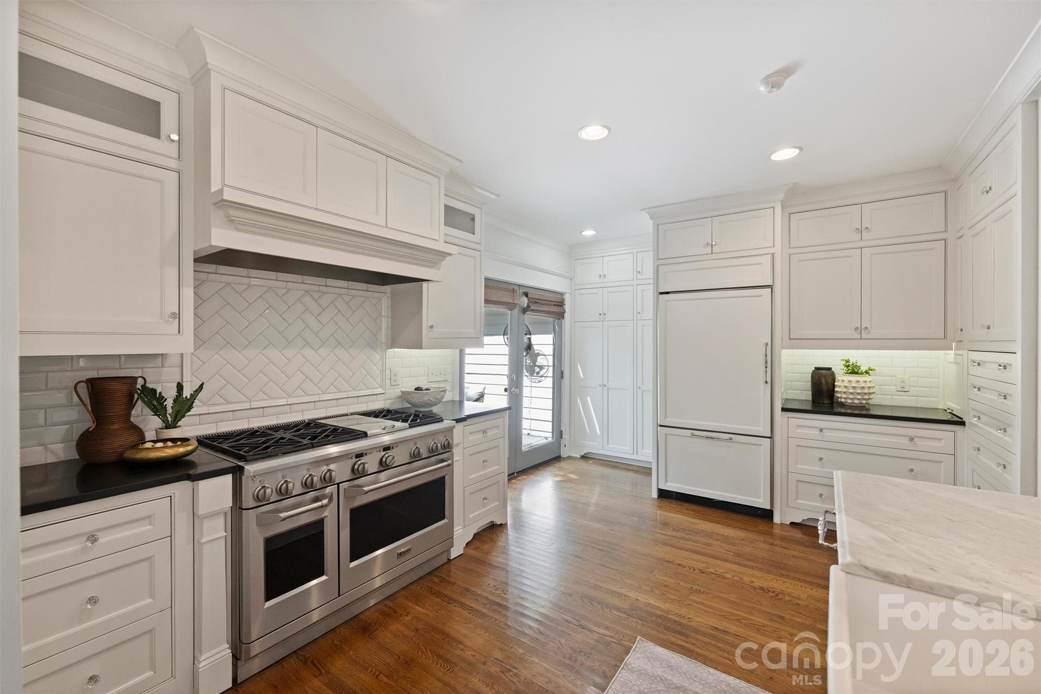 Single Family Residence at 616 E Tremont Avenue, Charlotte, photo 13 of 46