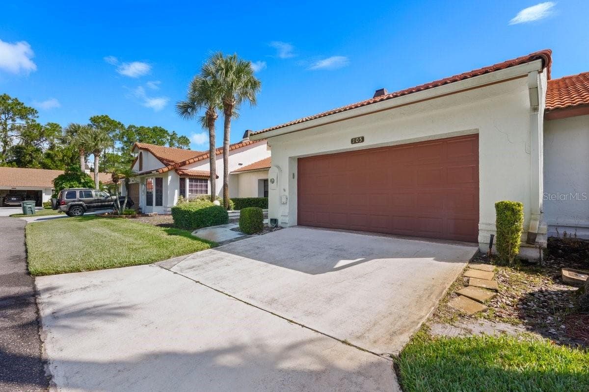 Single Family Residence at 105 OYSTER CATCHER CT, DAYTONA BEACH, photo 3 of 37